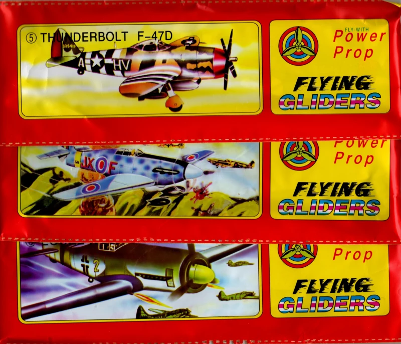 12er-Set mit tollen Fliegern aus Polystyrol