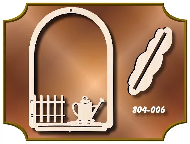 Klöppelrahmen Bogen mit Gieskanne am Zaun